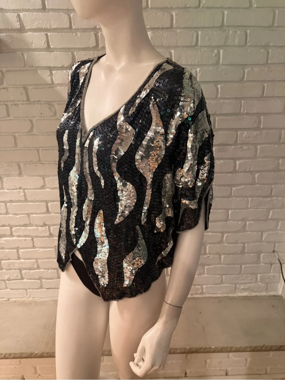 St. Honore NWT Vintage 100% Silk Black & Silver Zebra Sequin Top OS
